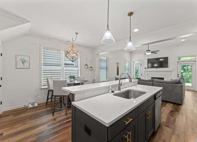 Property at 2139 Springfield Dr, Chelsea, AL 35043, 4 beds, 2.5 baths