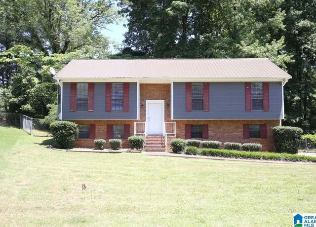Property at 1077 Alicia Dr, Birmingham, AL 35215, 3 beds, 2 baths