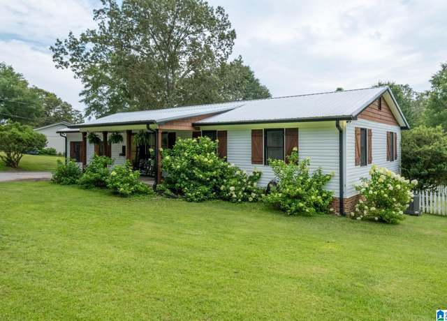 Property at 84 Hickory Ln, Jacksonville, AL 36265, 3 beds, 2 baths