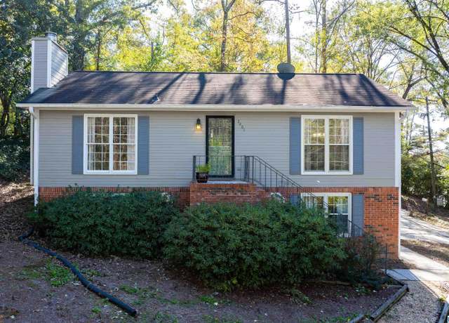 Property at 3401 Country Brook Ln, Vestavia Hills, AL 35243, 4 beds, 2 baths
