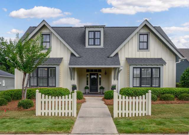 Property at 2034 Kirkman Dr, Hoover, AL 35242, 3 beds, 3 baths