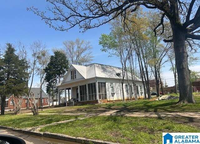 Property at 1711 5th Ave N, Bessemer, AL 35020, 4 beds, 3 baths
