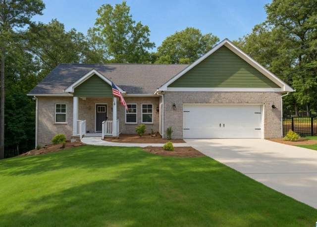 Property at 175 Shaw Dr, Chelsea, AL 35043, 3 beds, 2 baths