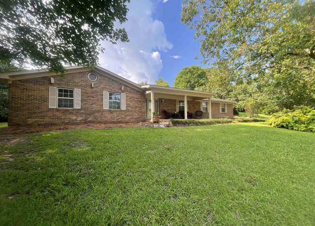 Property at 8679 Jones St, Thorsby, AL 35171, 3 beds, 2 baths