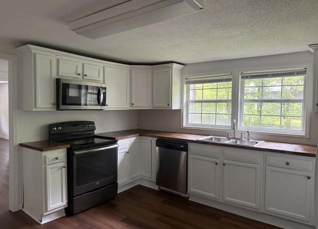 Property at 5635 Hicks Chapel Rd, Mount Olive, AL 35117, 2 beds, 2 baths