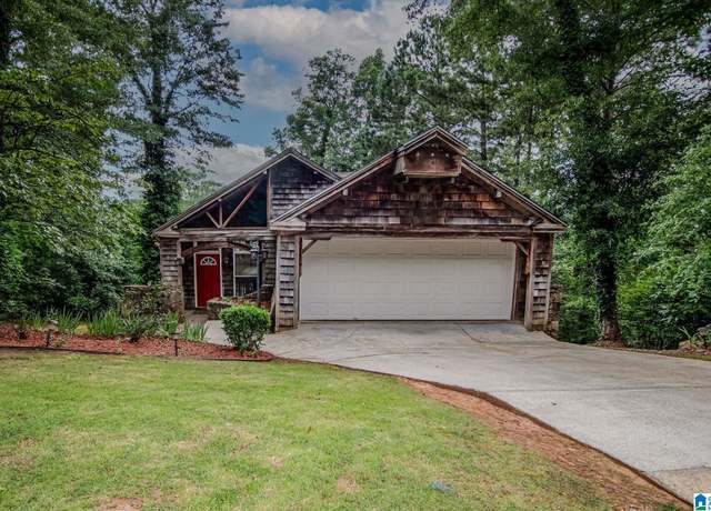 Property at 28 Fairway Chase, Anniston, AL 36207, 3 beds, 2 baths