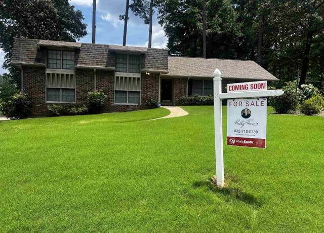 Property at 3217 Monte Verde Cir, Hoover, AL 35216, 4 beds, 2 baths