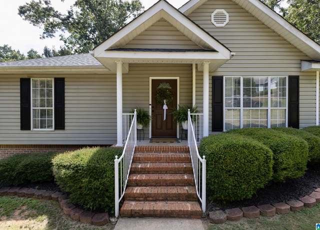Property at 2829 Ridge Pkwy, Trussville, AL 35173, 3 beds, 3 baths