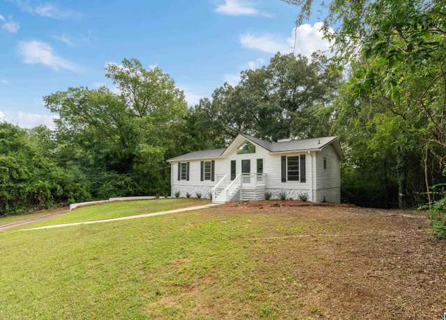 Property at 105 Kingstown Rd, Trussville, AL 35173, 3 beds, 2 baths