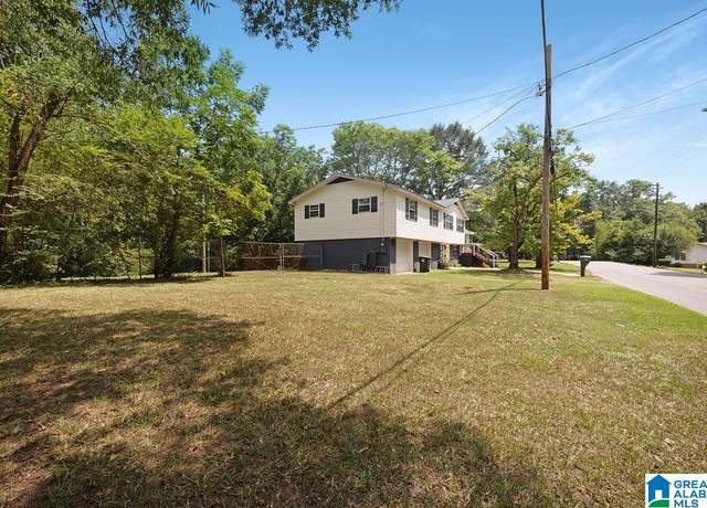 Property at 1029 Heflin Ave W, Birmingham, AL 35214, 5 beds, 1.5 baths