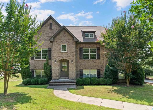 Property at 207 Grande View Pkwy, Alabaster, AL 35114, 4 beds, 3 baths