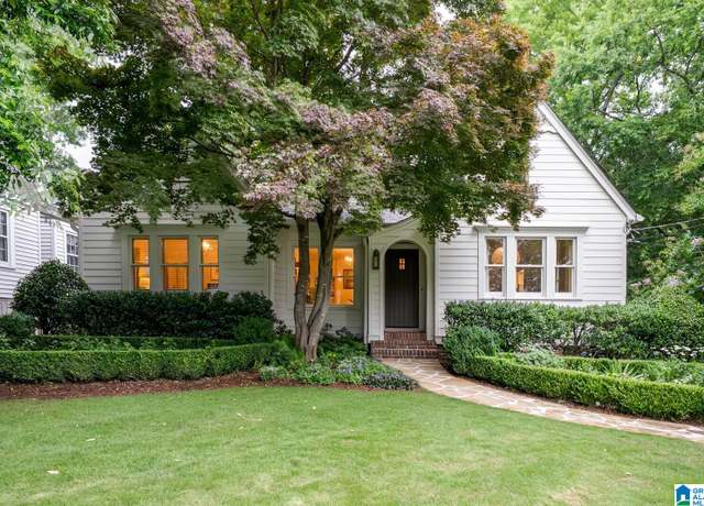 Property at 117 Elm St, Mountain Brook, AL 35213, 3 beds, 2.5 baths