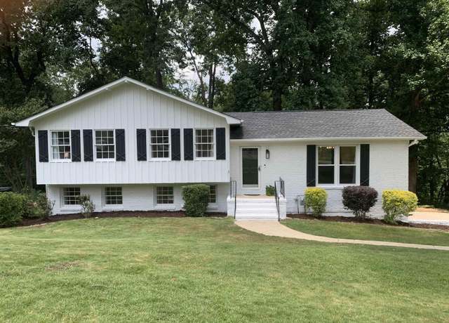 Property at 2329 Mountain Oaks Ln, Hoover, AL 35226, 4 beds, 2.5 baths