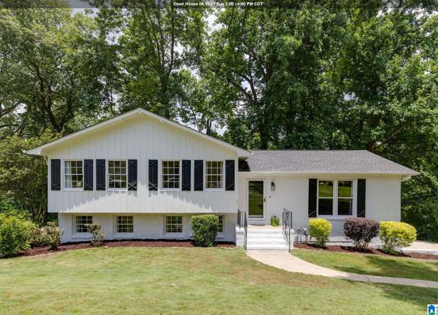 Property at 2329 Mountain Oaks Ln, Hoover, AL 35226, 4 beds, 2.5 baths