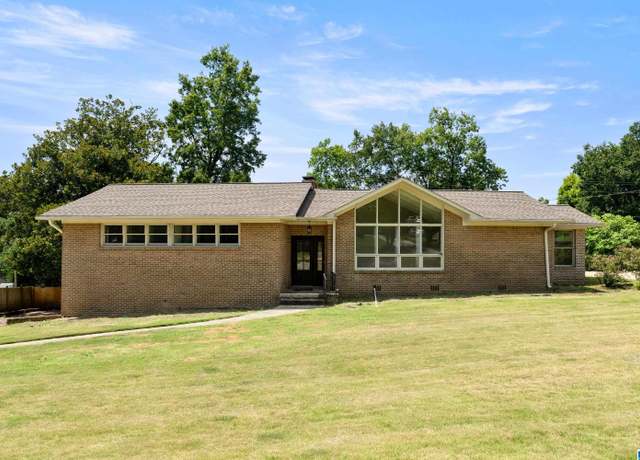 Property at 1833 Cedarwood Rd, Vestavia Hills, AL 35216, 3 beds, 2 baths