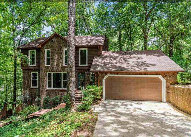 Property at 2009 Crossvine Rd, Hoover, AL 35244, 3 beds, 2.5 baths
