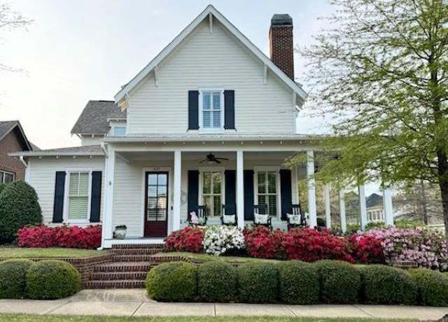 Property at 637 Preserve Way, Hoover, AL 35226, 4 beds, 3 baths
