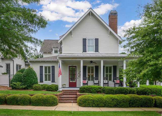 Property at 637 Preserve Way, Hoover, AL 35226, 4 beds, 3 baths