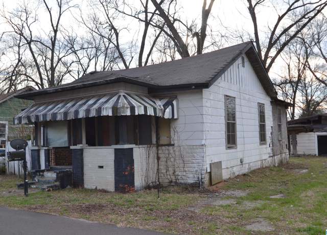 Property at 210 Chestnut Ave, Bessemer, AL 35020, 3 beds, 1 bath