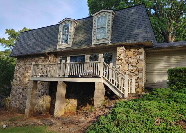 Property at 1822 Pleasant Ridge Dr, Sylacauga, AL 35150, 4 beds, 3.5 baths