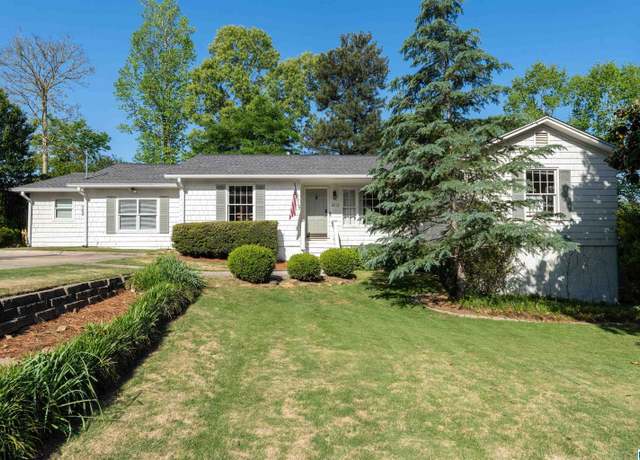 Property at 3013 Dolly Ridge Dr, Vestavia Hills, AL 35243, 4 beds, 3 baths