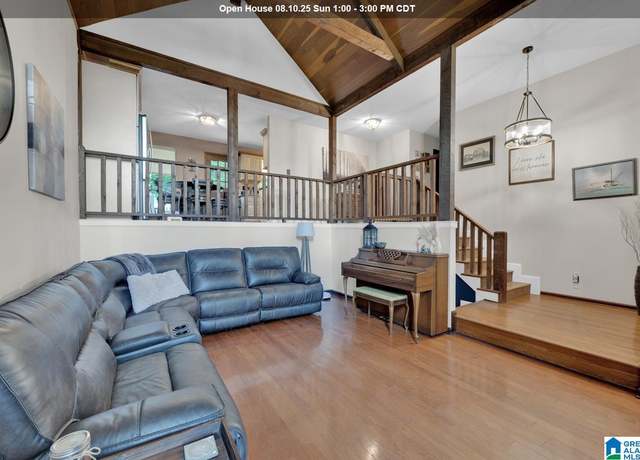 Property at 1025 Old Section Rd, Hoover, AL 35244, 3 beds, 2 baths