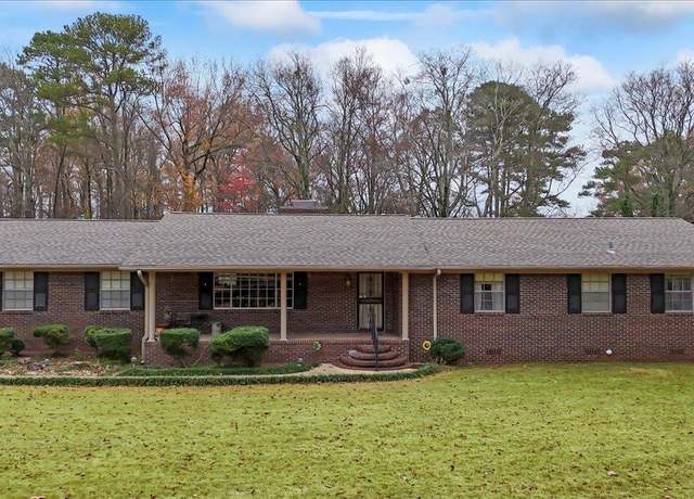 Property at 520 Roebuck Forest Dr, Birmingham, AL 35206, 4 beds, 2.5 baths