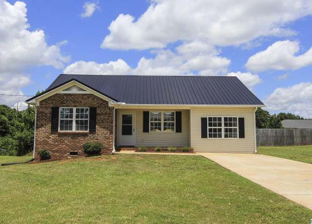 Property at 119 Agan Ct, Weaver, AL 36277, 4 beds, 2 baths