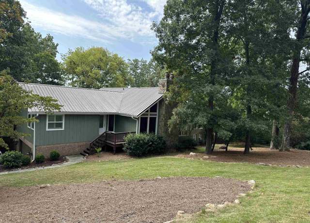 Property at 141 Caliente Dr, Hoover, AL 35226, 4 beds, 3 baths