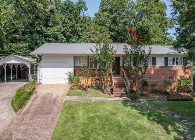 Property at 1008 9th Ave NE, Jacksonville, AL 36265, 3 beds, 2.5 baths