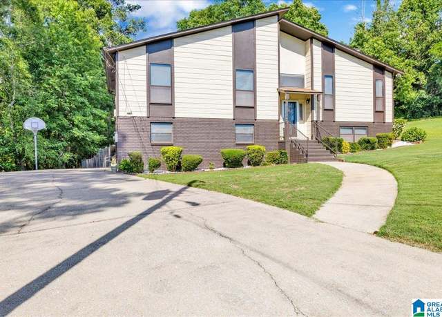 Property at 7 Coach House Cir, Bessemer, AL 35022, 3 beds, 2.5 baths