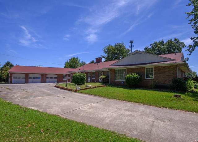 Property at 2041 Parkview Dr, Pelham, AL 35124, 5 beds, 2 baths