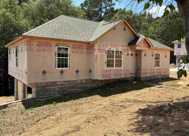 Property at 801 Lakeshore Cir, Warrior, AL 35180, 3 beds, 2 baths