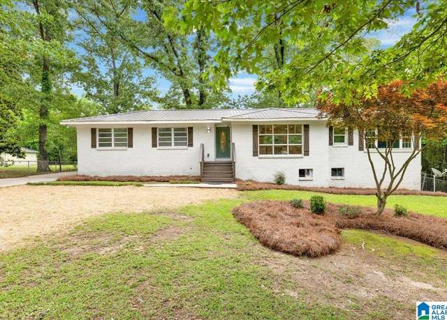 Property at 2313 4th St NW, Center Point, AL 35215, 4 beds, 2 baths