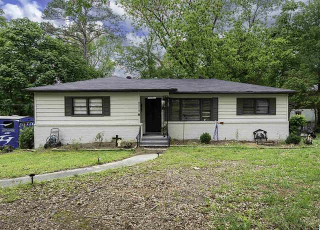 Property at 2520 2nd Pl NW, Center Point, AL 35215, 4 beds, 1.5 baths