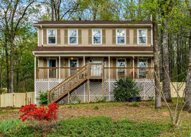 Property at 2024 Yancy Dr, Hoover, AL 35022, 3 beds, 2.5 baths