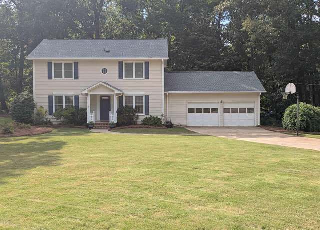 Property at 230 Russet Woods Dr, Hoover, AL 35244, 3 beds, 2.5 baths