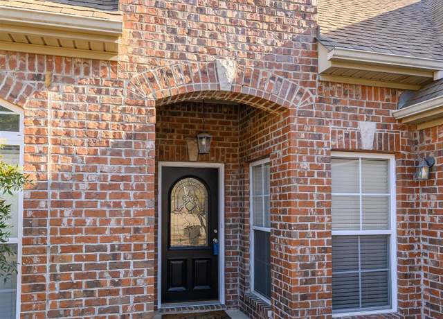 Property at 263 Wynlake Dr, Alabaster, AL 35007, 4 beds, 3 baths