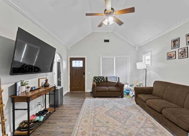 Property at 213 Creekstone Trl, Calera, AL 35040, 3 beds, 2 baths