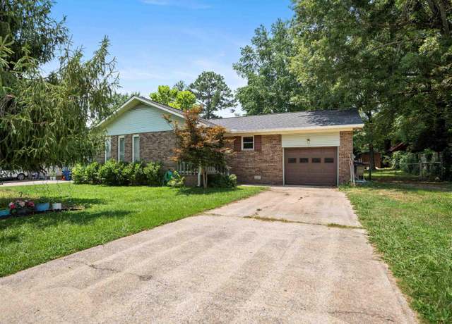 Property at 1911 Glen Davis Ln, Oxford, AL 36203, 3 beds, 2 baths