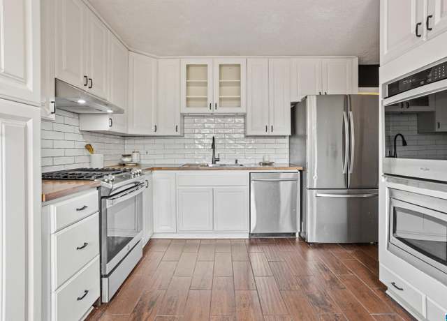 Property at 3204 20th St N, Hueytown, AL 35023, 3 beds, 3 baths