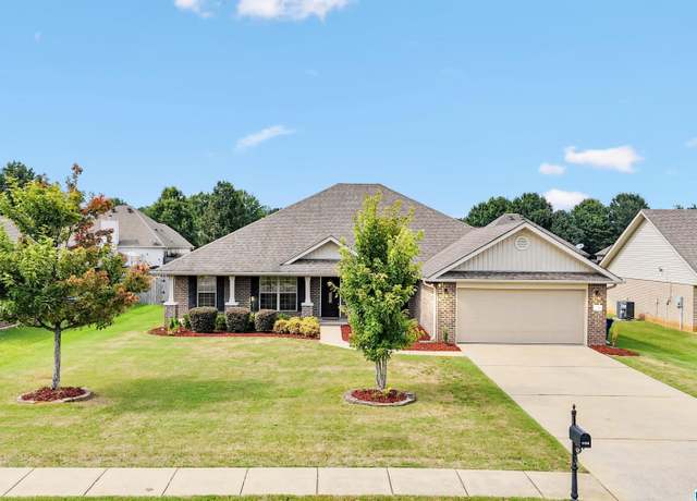 Property at 1136 Silver Creek Ln, Alabaster, AL 35007, 4 beds, 2 baths