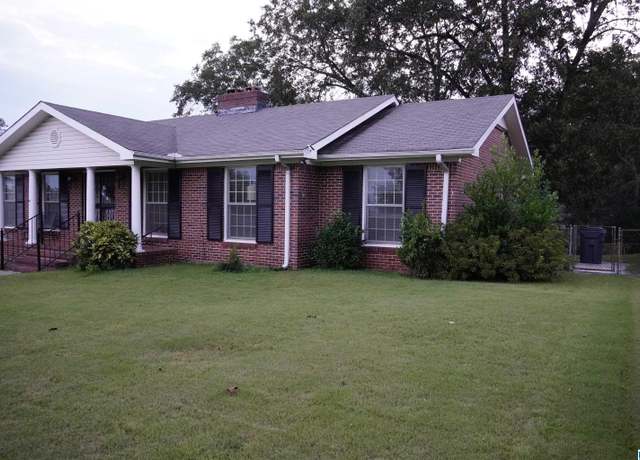 Property at 2516 Woodmere Dr, Vestavia Hills, AL 35226, 3 beds, 2 baths
