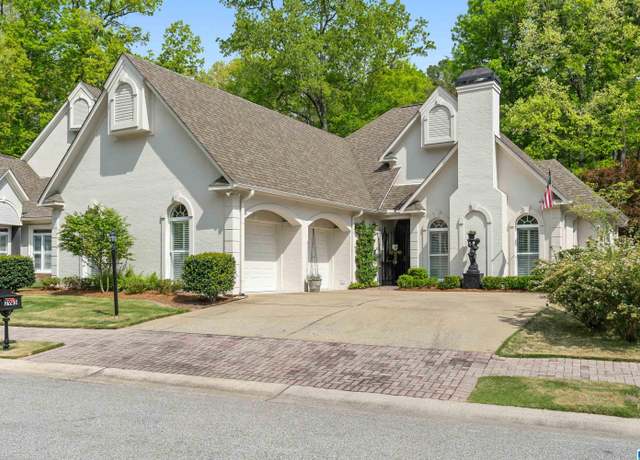 Property at 2905 Summerwood Cir, Hoover, AL 35242, 3 beds, 2 baths