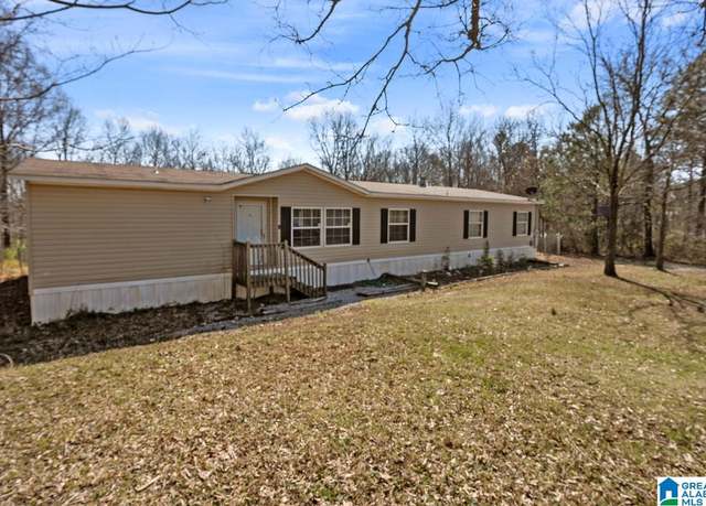 Property at 16 Clay Pit Rd, Anniston, AL 36201, 4 beds, 3 baths