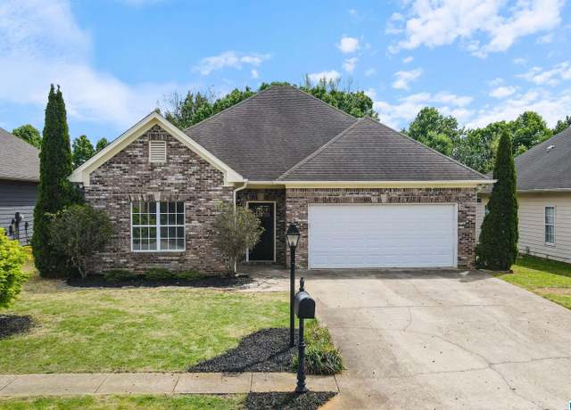 Property at 1032 Lexington Dr, Moody, AL 35004, 3 beds, 2 baths