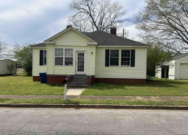 Property at 405 Talladega Ave, Talladega, AL 35160, 2 beds, 1.5 baths