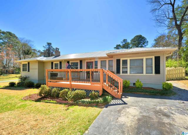 Property at 2140 Chapel Rd, Hoover, AL 35226, 4 beds, 3 baths
