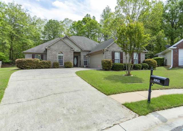 Property at 1520 Tea Rose Cir, Hoover, AL 35244, 4 beds, 2 baths