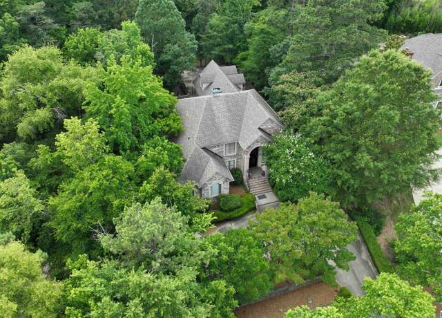 Property at 3609 Carisbrooke Pkwy, Hoover, AL 35226, 4 beds, 4.5 baths